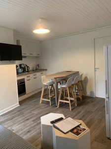 Transformation d’une maison en plusieurs appartements dans une ville thermale.