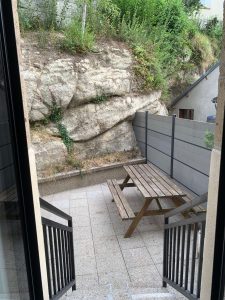 Transformation d’une maison en plusieurs appartements dans une ville thermale.
