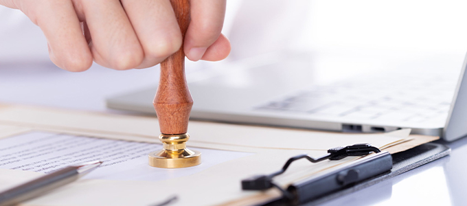 Tampon sur document administratif